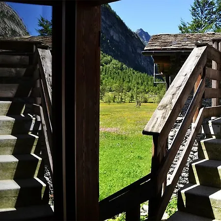 Alojamento de Acomodação e Pequeno-almoço Rifugio Mello San Martino (Sondrio)